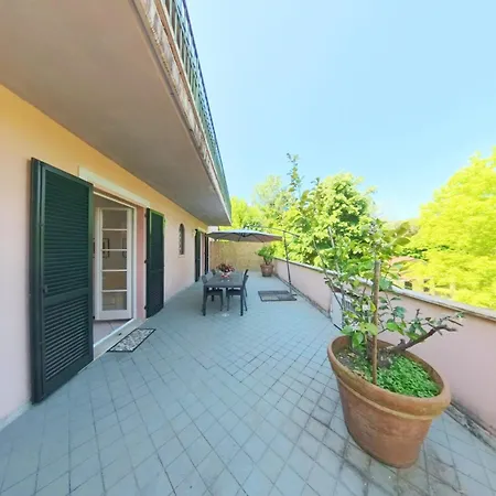 Al's Lägenhet Marina di Massa